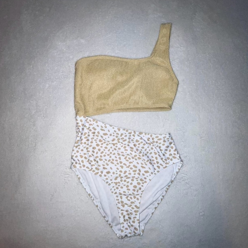 ONE STRAP PADDED CUT OUT ONE PIECE SWIMSUIT